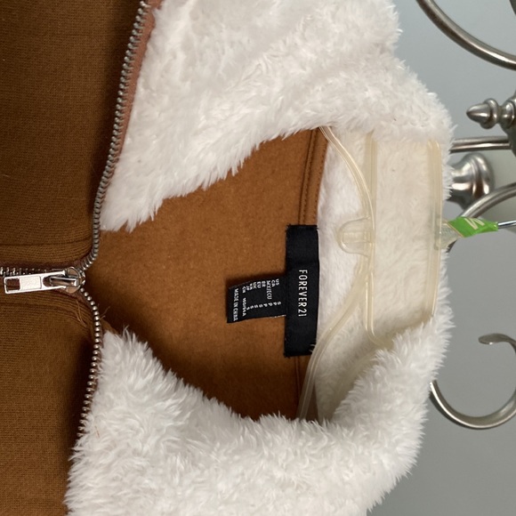 Forever 21 jacket zip up sweatshirt jacket with faux fur collar.  - super soft! - Picture 3 of 6